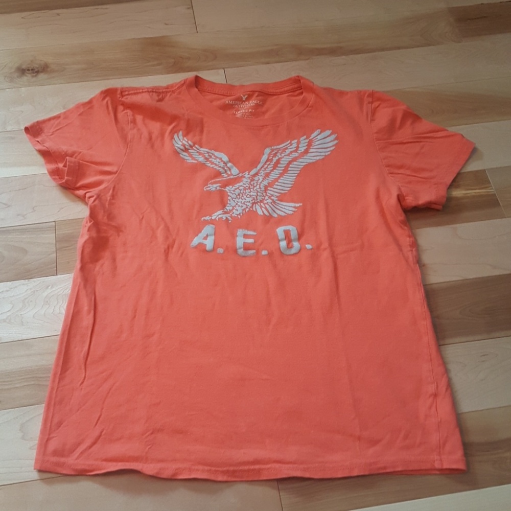 American Eagle shirt